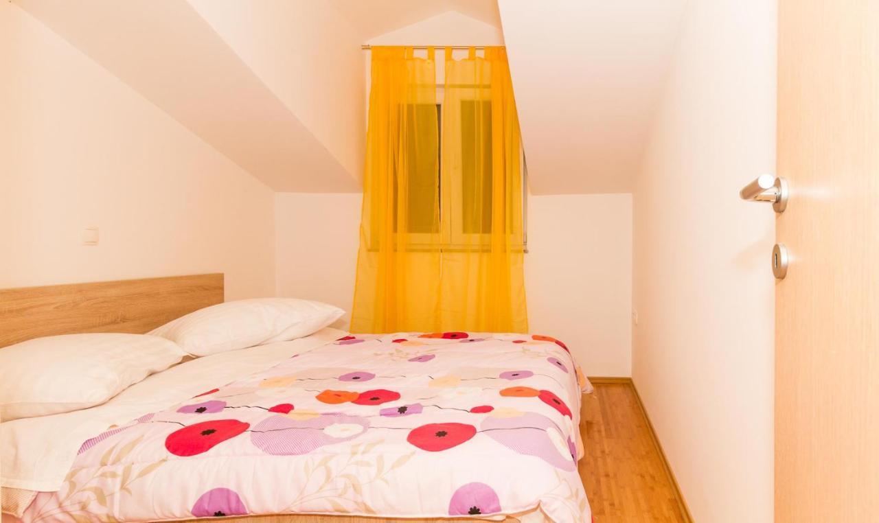 Apartments Villa-Ines Center Vodice Ngoại thất bức ảnh