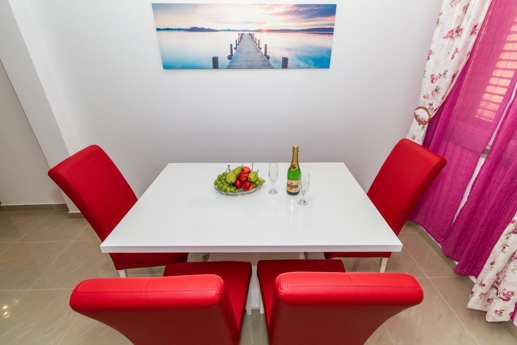 Apartments Villa-Ines Center Vodice Ngoại thất bức ảnh