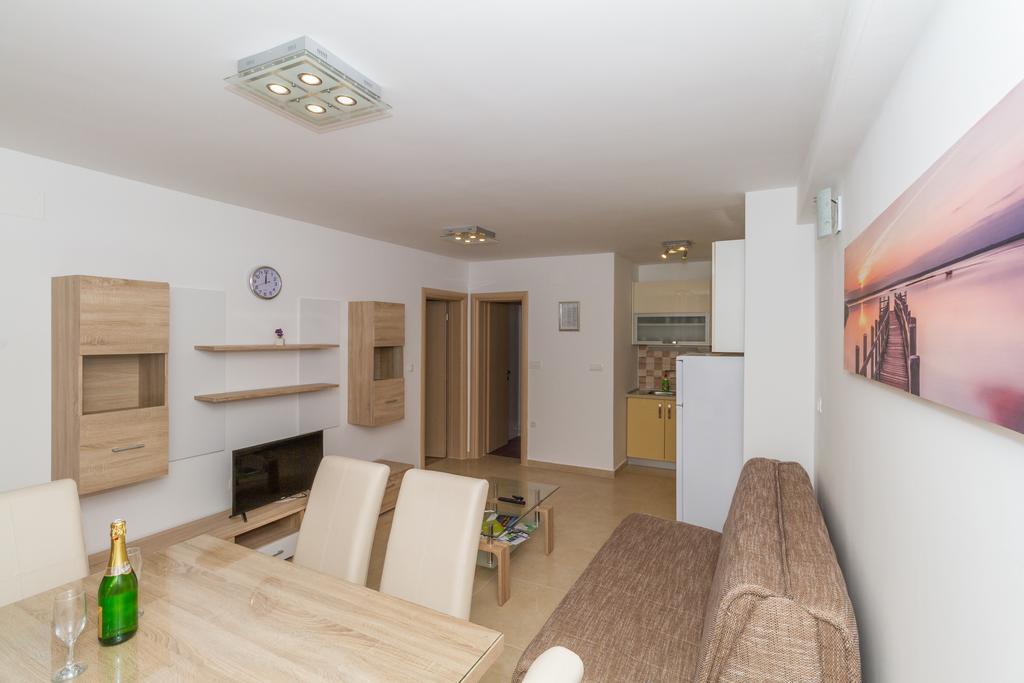 Apartments Villa-Ines Center Vodice Ngoại thất bức ảnh