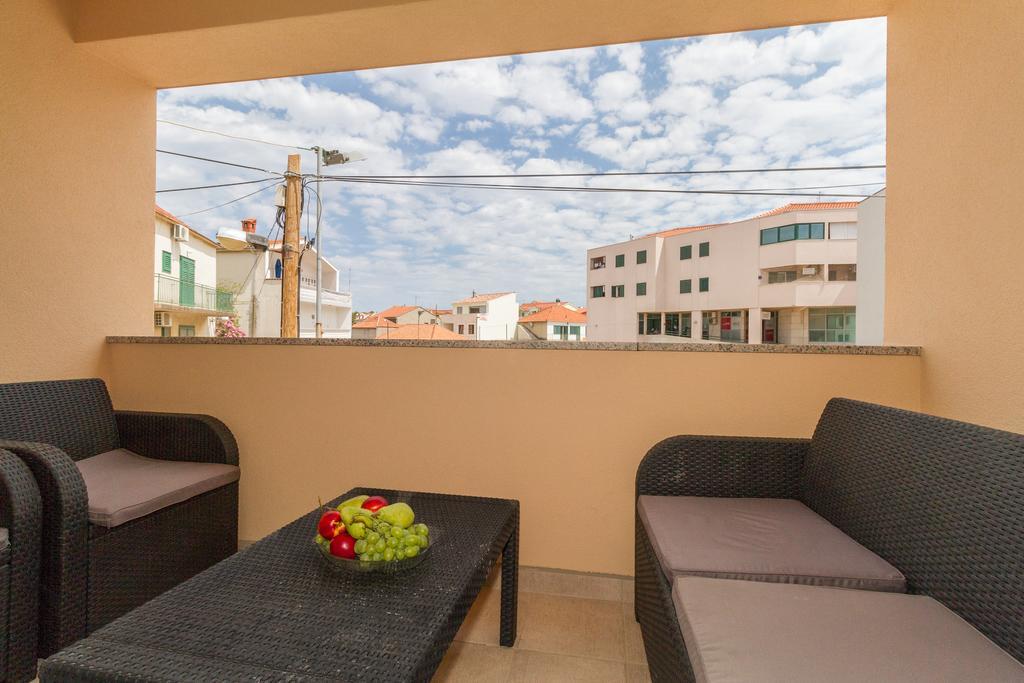 Apartments Villa-Ines Center Vodice Ngoại thất bức ảnh