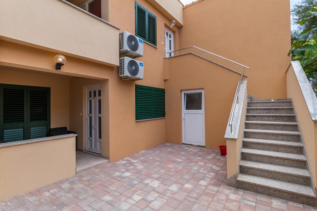Apartments Villa-Ines Center Vodice Ngoại thất bức ảnh